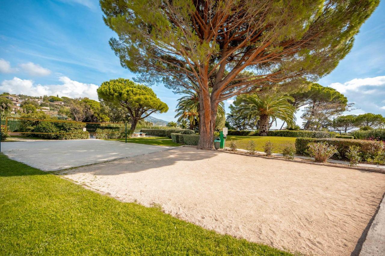 Residence Pierre & Vacances L'Anse De Pramousquier Le Lavandou Exterior photo