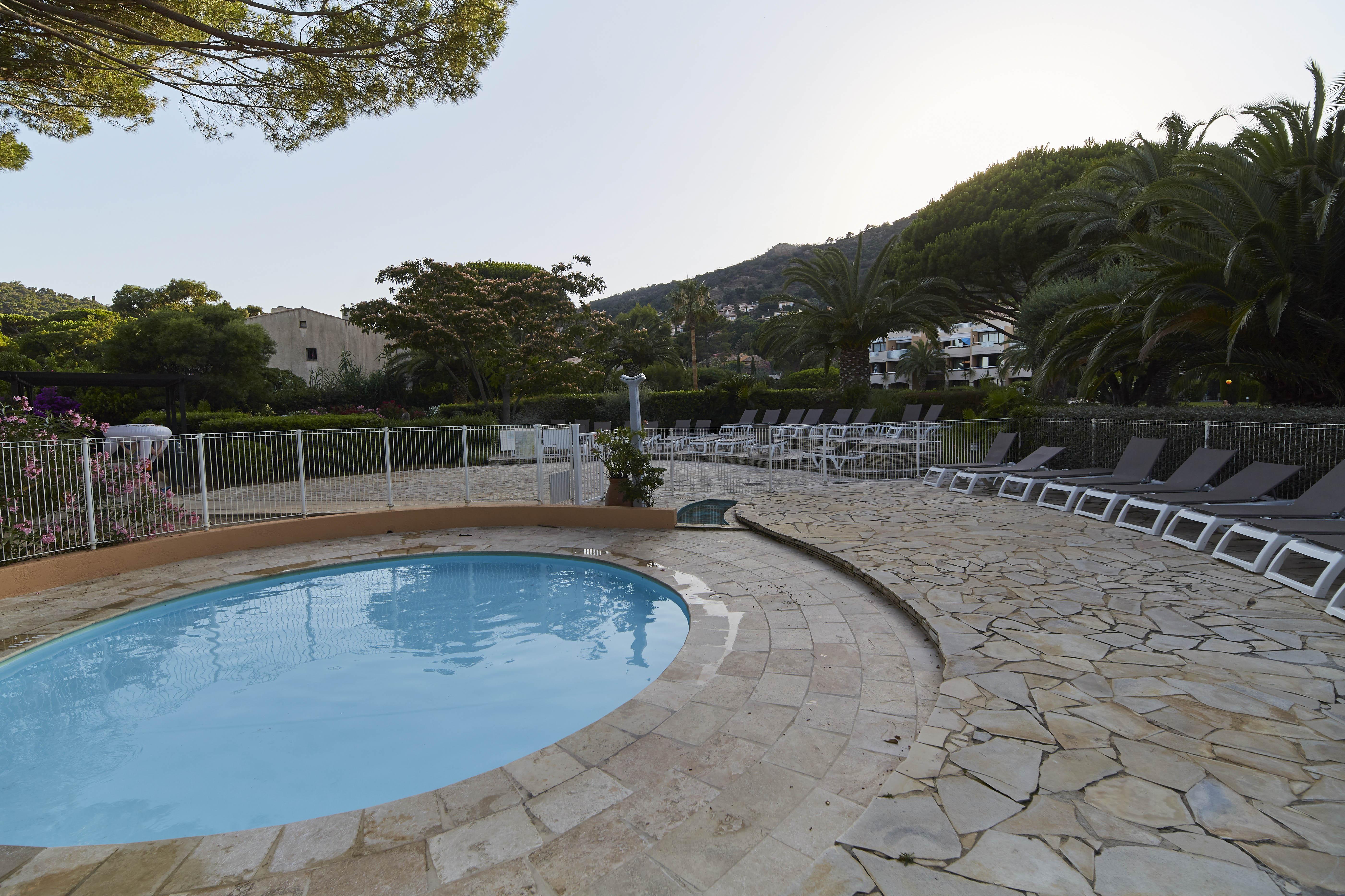 Residence Pierre & Vacances L'Anse De Pramousquier Le Lavandou Exterior photo