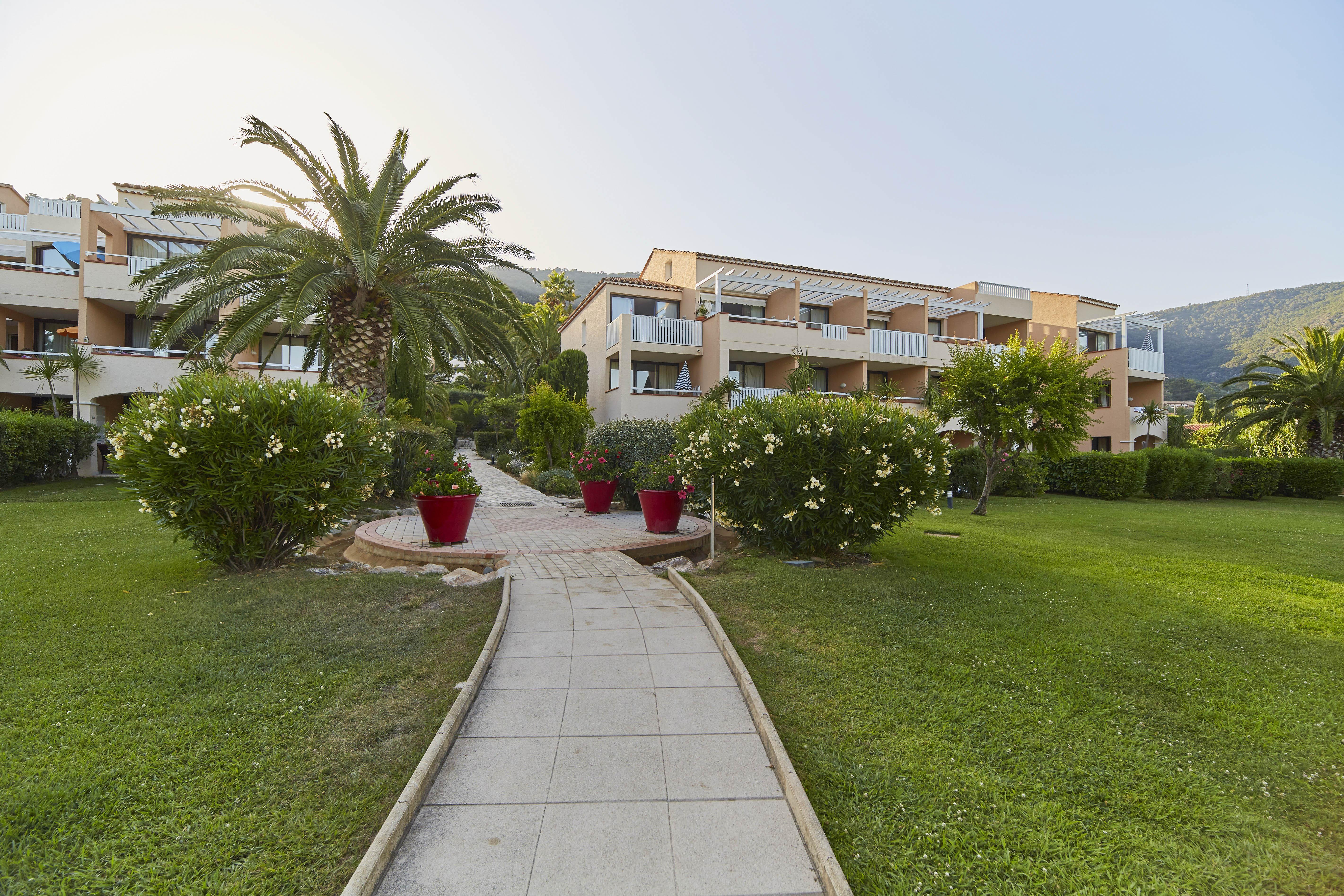 Residence Pierre & Vacances L'Anse De Pramousquier Le Lavandou Exterior photo