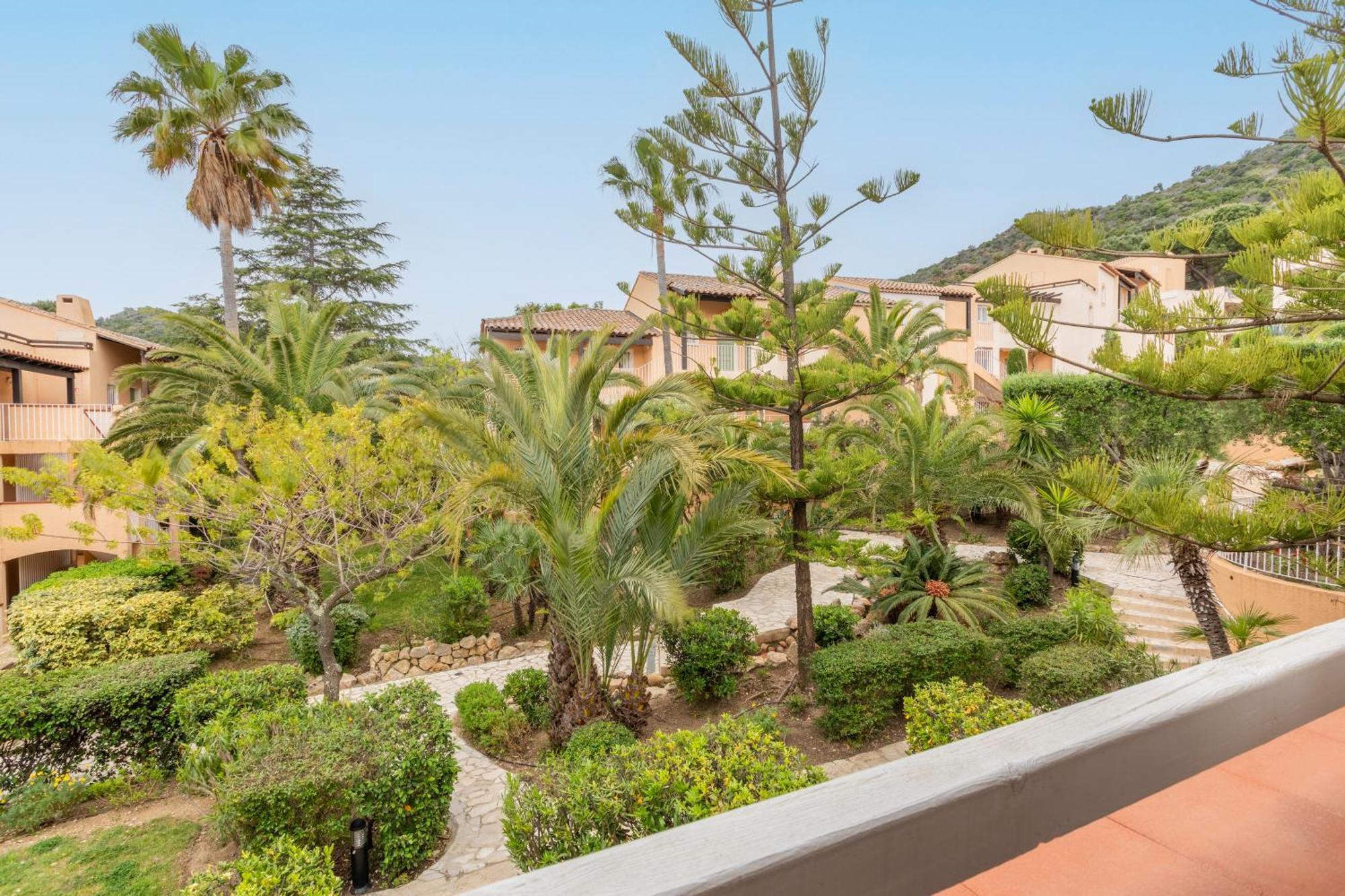 Residence Pierre & Vacances L'Anse De Pramousquier Le Lavandou Exterior photo
