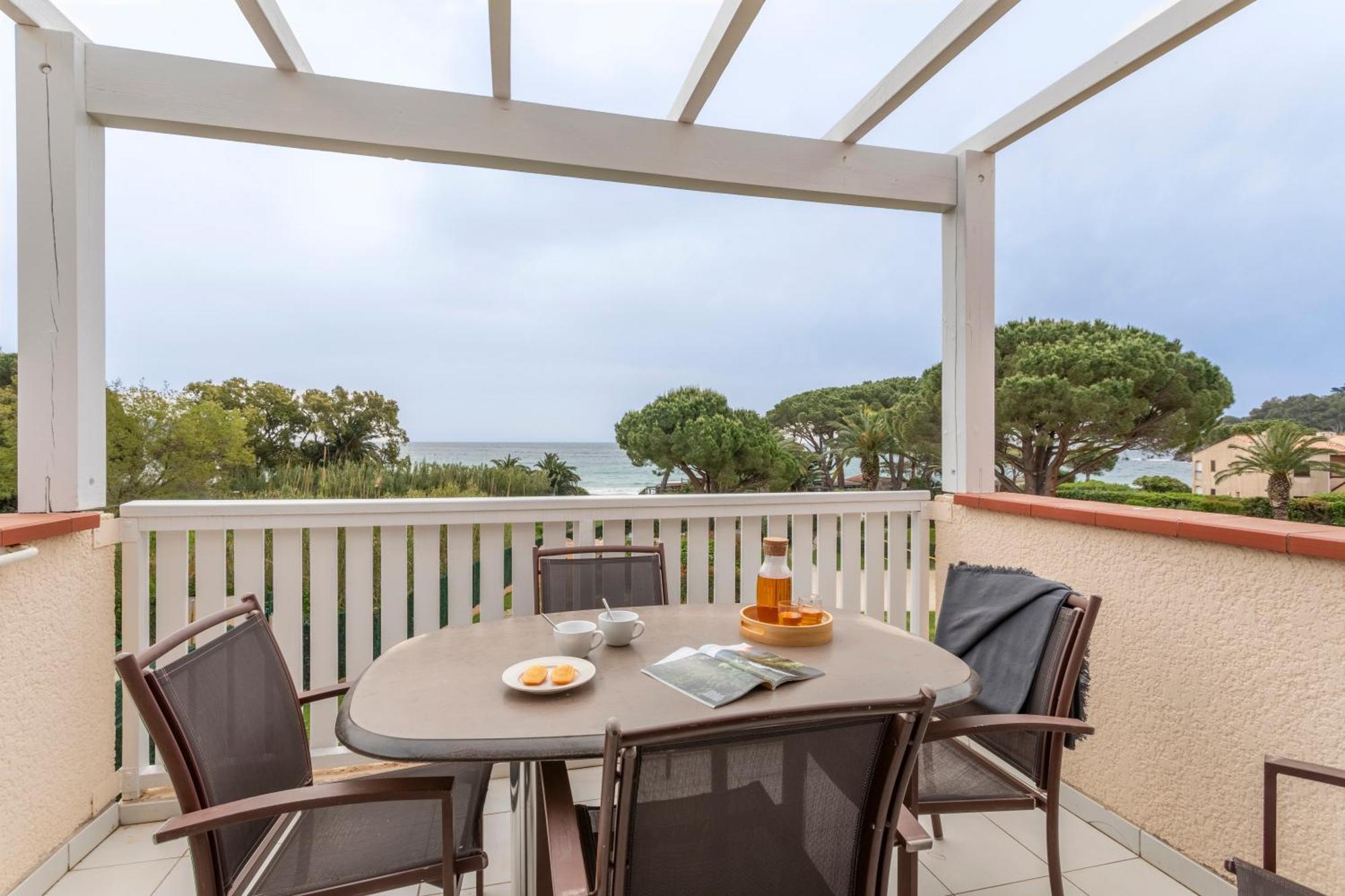 Residence Pierre & Vacances L'Anse De Pramousquier Le Lavandou Exterior photo