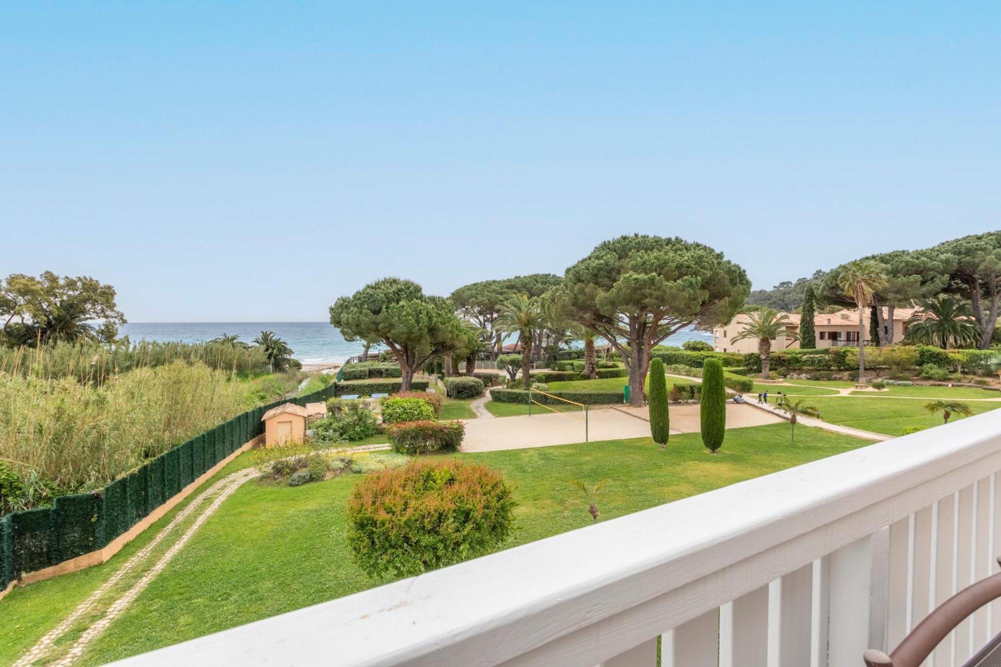 Residence Pierre & Vacances L'Anse De Pramousquier Le Lavandou Exterior photo